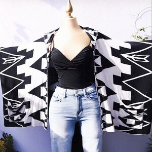 Billabong Enchanted Ways Poncho with Aztec Tribal prints Size Small